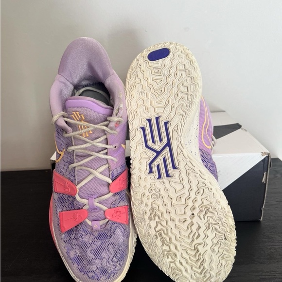 Kyrie 7 Daughters - Picture 3 of 4